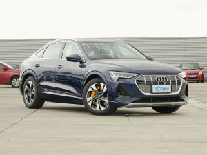 2021��Sportback 55 quattro ���A�� ��ǰ45��