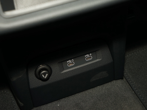 2021��Sportback 55 quattro ���A�� �п؅^