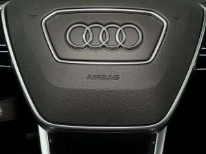 2021��Sportback 55 quattro ���A�� �п؅^