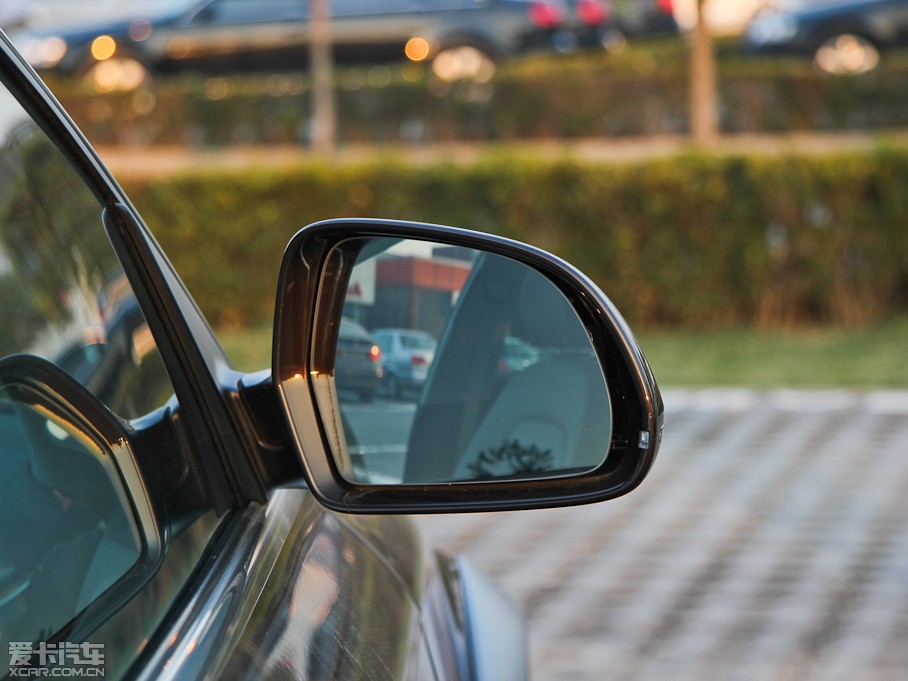 2013?yun)WA4(M(jn)) 40TFSI A