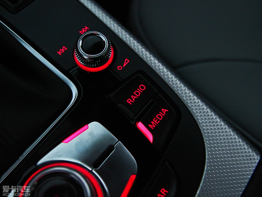 2013?yun)WA4(M(jn)) 40TFSI A