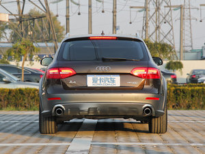 2013款40TFSI 豪华版 正后	