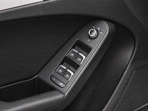 2013款40TFSI 舒适版 主驾车窗控制区	