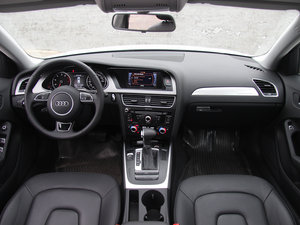 2013款40TFSI 舒适版 内饰全景