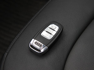 2013款40TFSI 舒适版 车钥匙