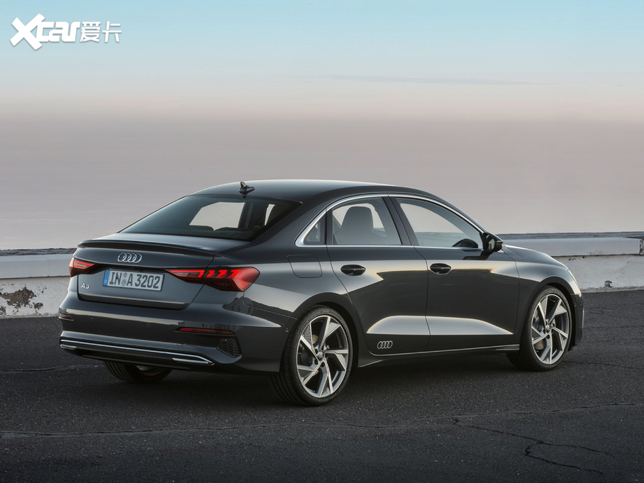 2020WA3 Limousine(M) Sedan