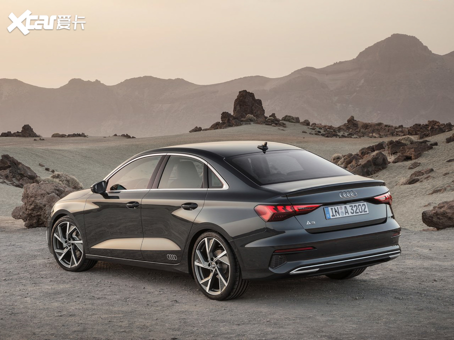 2020WA3 Limousine(M) Sedan