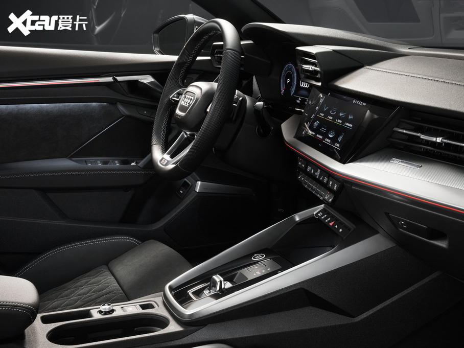 2020WA3 Limousine(M) Sedan