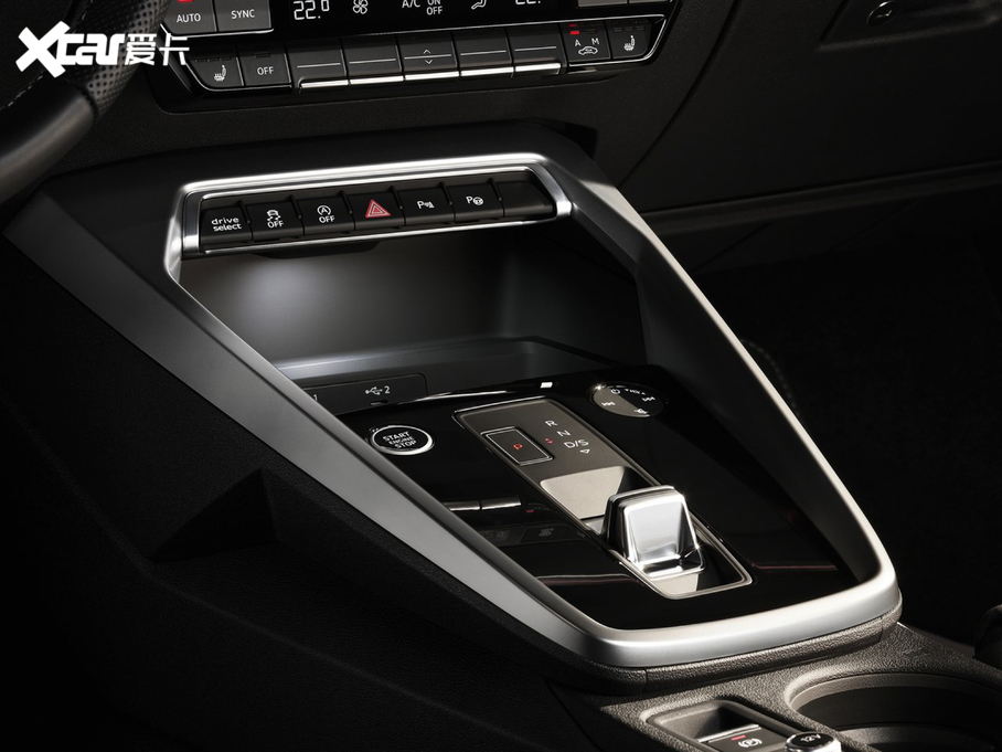 2020WA3 Limousine(M) Sedan