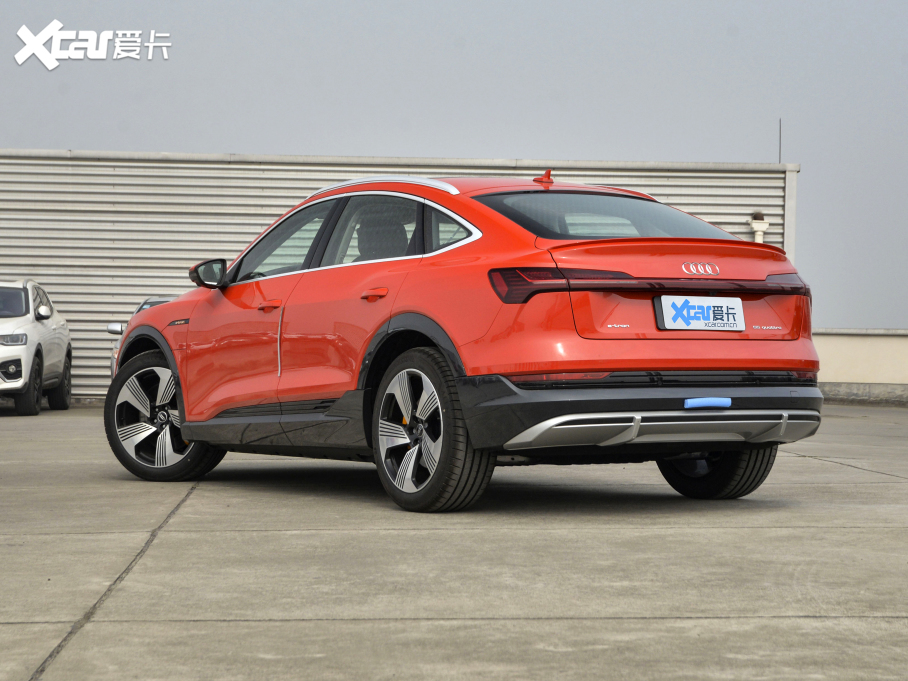 2021We-tron(M) Sportback 55 quattro x