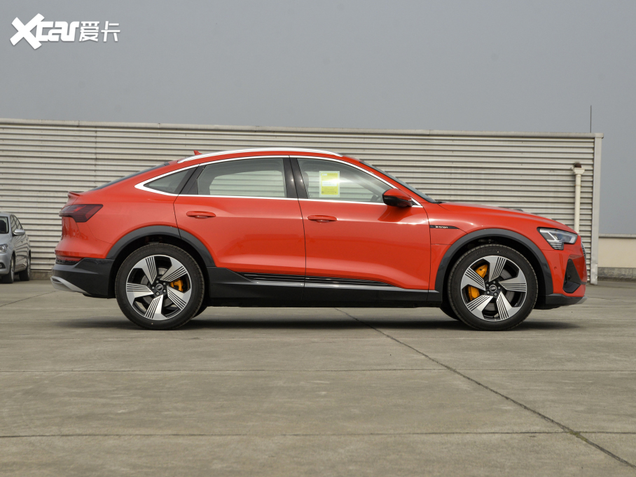2021?yun)We-tron(M(jn)) Sportback 55 quattro x
