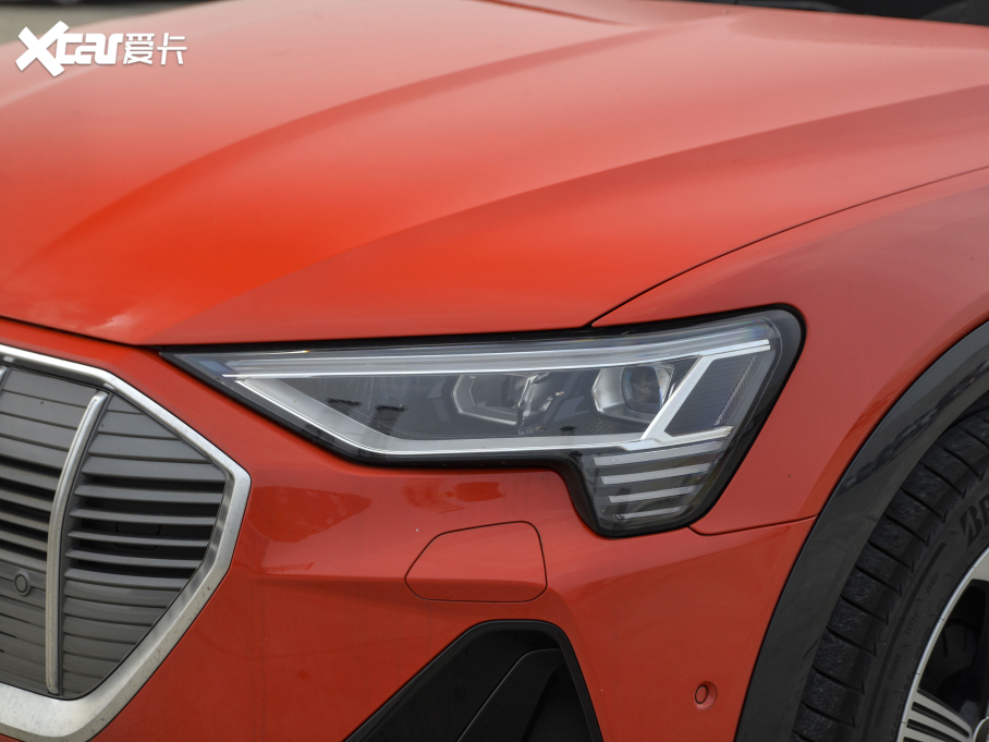2021We-tron(M) Sportback 55 quattro x