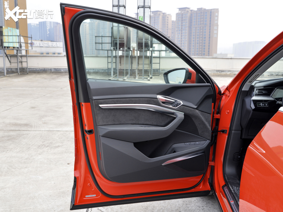 2021We-tron(M) Sportback 55 quattro x