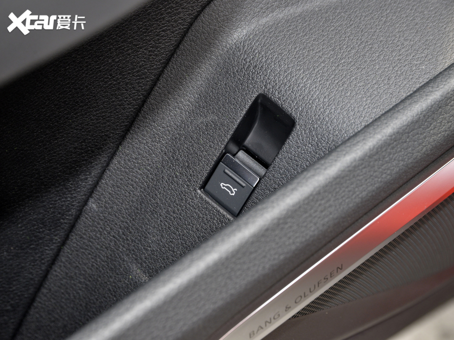 2021��W��e-tron(�M(j��n)��) Sportback 55 quattro ���x��