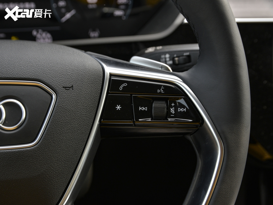 2021��W��e-tron(�M��) Sportback 55 quattro ���x��