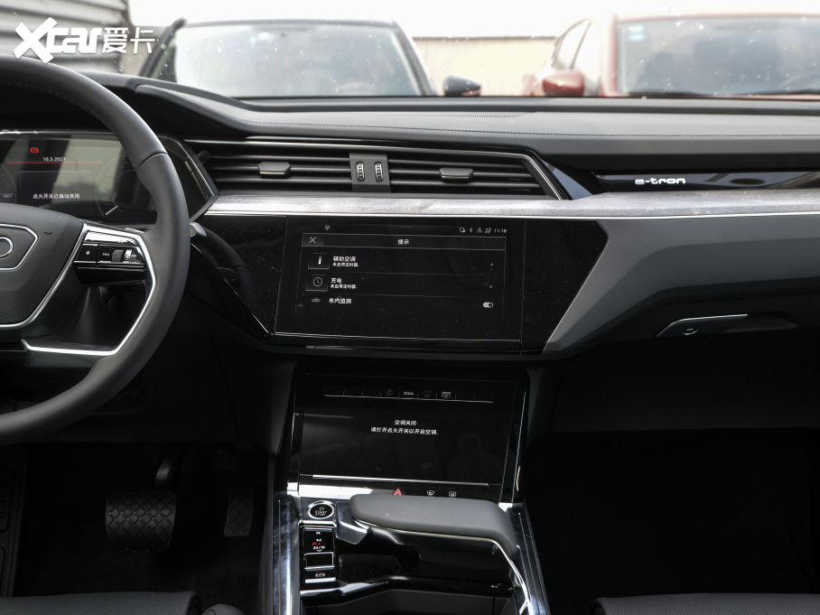 2021��W��e-tron(�M��) Sportback 55 quattro ���x��