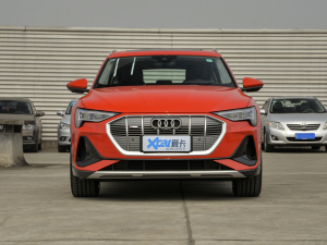 2021��Sportback 55 quattro ���x�� ��ǰ