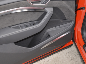 2021��Sportback 55 quattro ���x�� ǰ�T������g