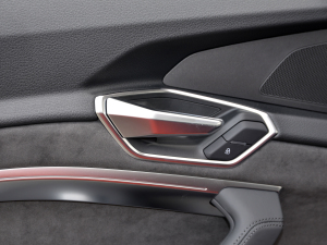 2021��Sportback 55 quattro ���x�� ���g����