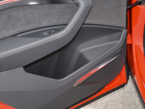 2021��Sportback 55 quattro ���x�� ���g����