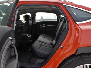 2021��Sportback 55 quattro ���x�� ���ſ��g