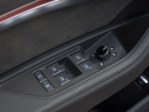 2021��Sportback 55 quattro ���x�� ���{܇�����ƅ^	