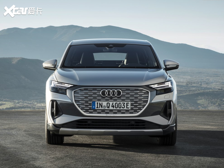 2021µQ4 e-tron Sportback Sportback 50 quattro S line