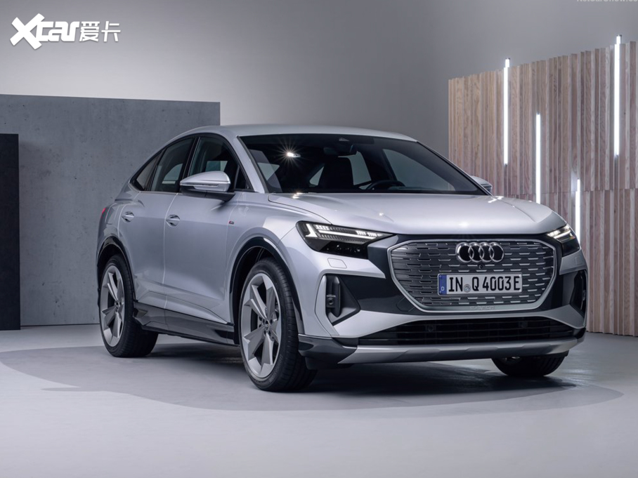 2021µQ4 e-tron Sportback Sportback 50 quattro S line