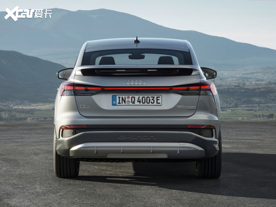 2021µQ4 e-tron Sportback Sportback 50 quattro S line