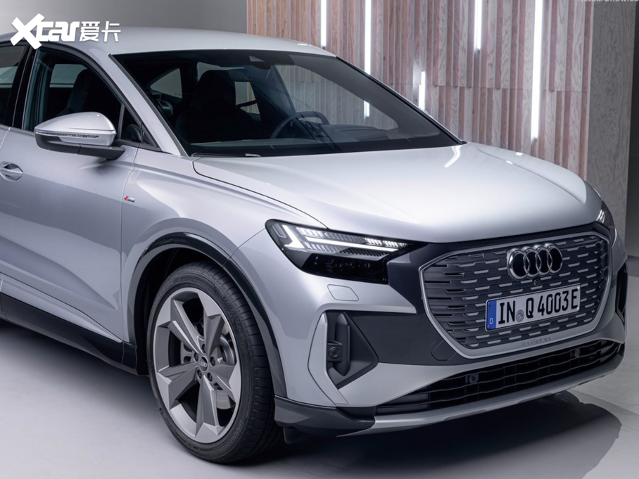 2021µQ4 e-tron Sportback Sportback 50 quattro S line