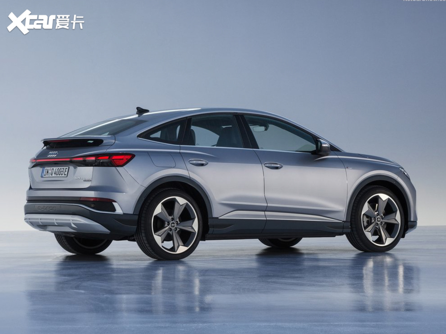 2021µQ4 e-tron Sportback Sportback 50 quattro S line