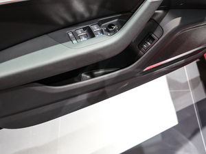 20212.9T Limousine g