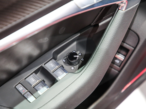 20212.9T Limousine g