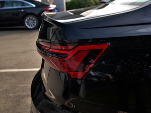 20212.9T Limousine ^