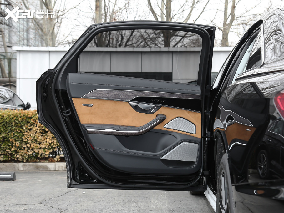 2021��W��A8 60 TFSI quattro ���F��