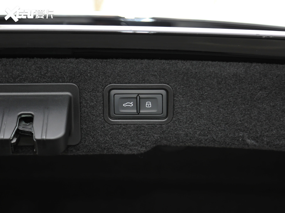 2021��W��A8 60 TFSI quattro ���F��