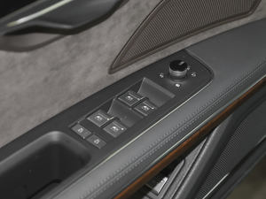 202155 TFSI quattro A {܇ƅ^	