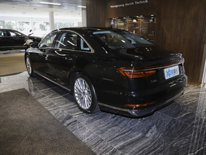 2021款50 TFSI quattro 豪华型 左后45度