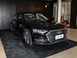 2021款55 TFSI quattro 尊贵型 整体外观