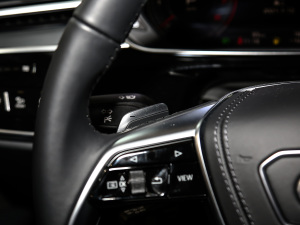 2021款55 TFSI quattro 尊贵型 中控区