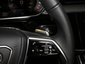 2021款55 TFSI quattro 尊贵型 中控区