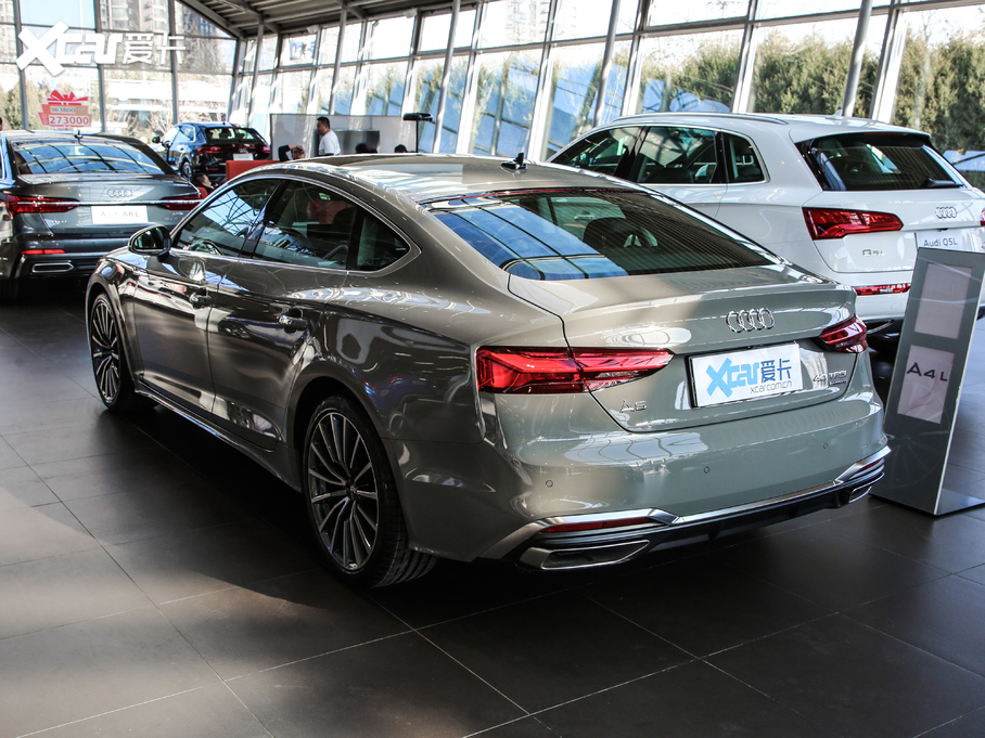 2021WA5 40 TFSI quattro AӸ