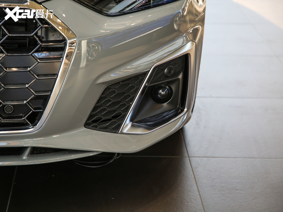 2021WA5 40 TFSI quattro AӸ