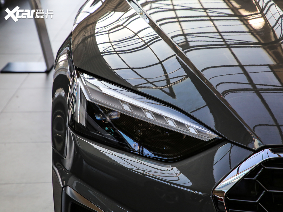 2021WA5 40 TFSI quattro AӸ