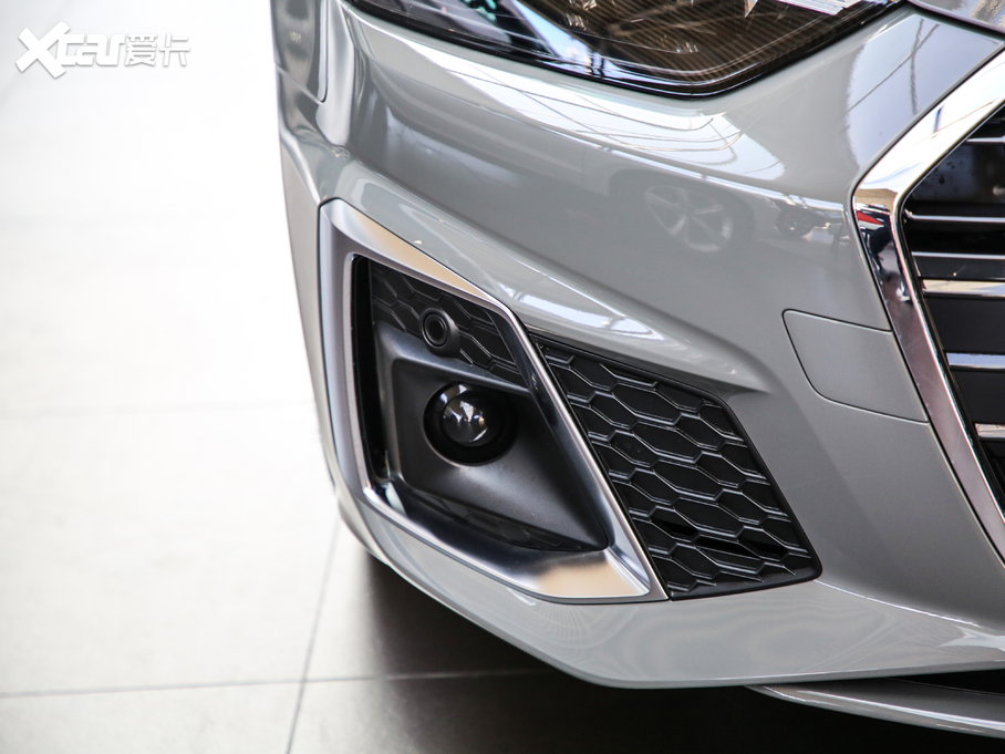 2021WA5 40 TFSI quattro AӸ