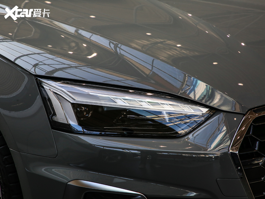 2021WA5 40 TFSI quattro AӸ