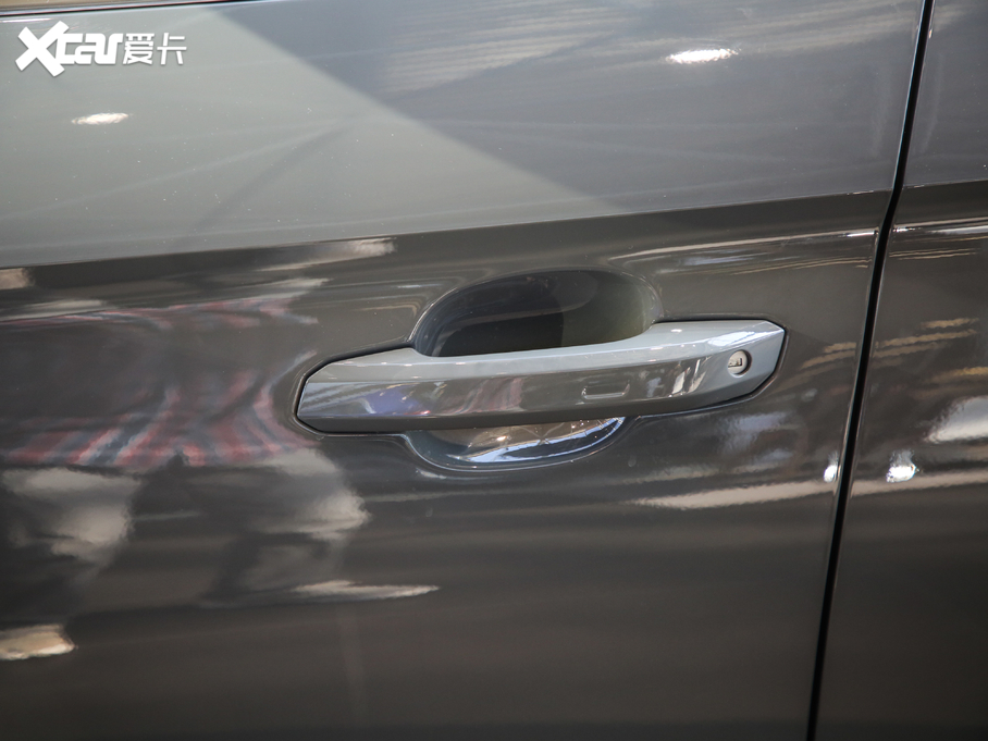 2021WA5 40 TFSI quattro AӸ