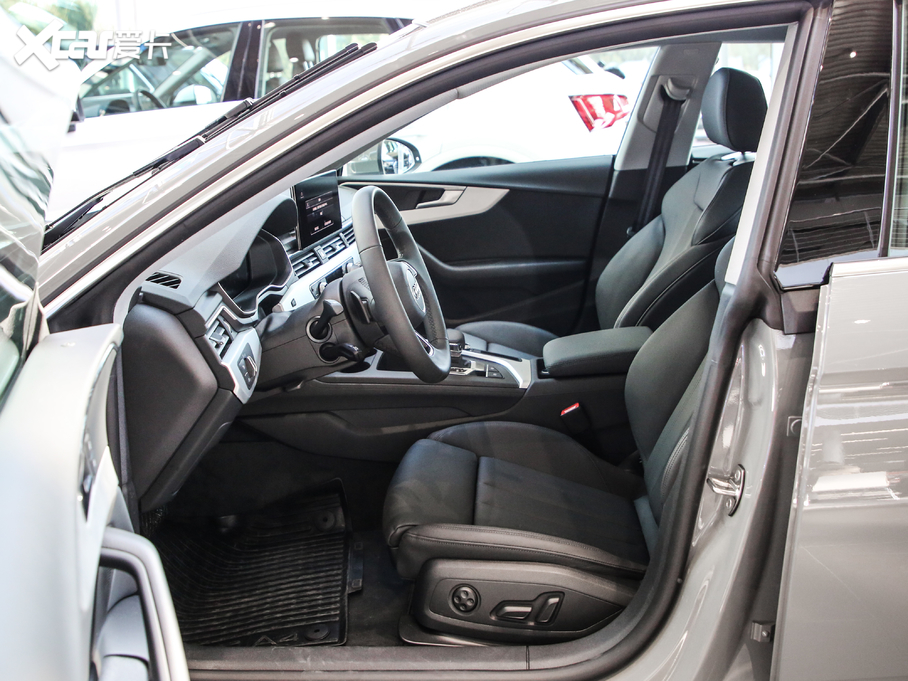 2021WA5 40 TFSI quattro AӸ