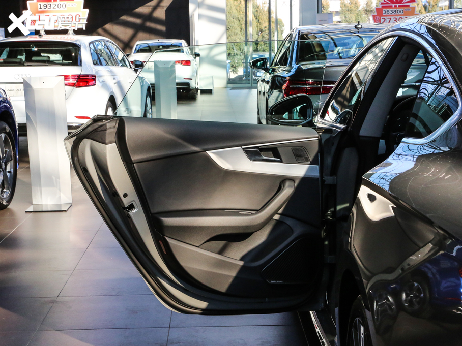 2021WA5 40 TFSI quattro AӸ