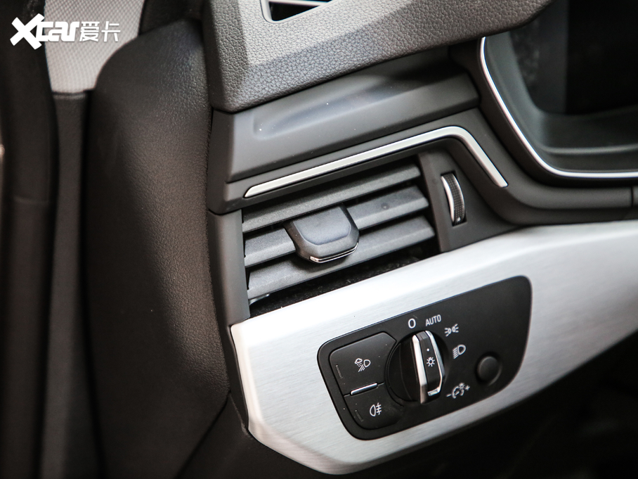 2021WA5 40 TFSI quattro AӸ